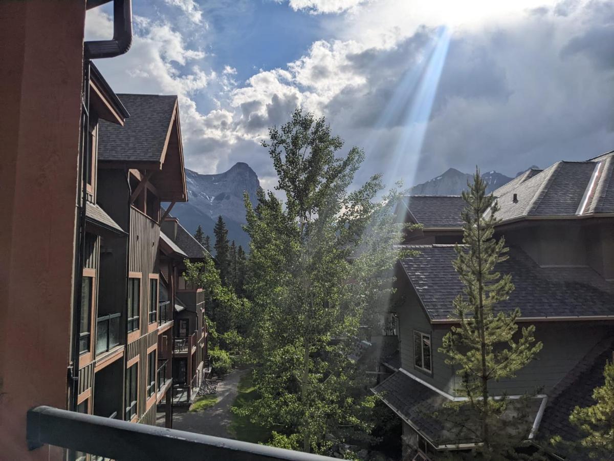 Misty Mountain- Premium 2 Bedroom Mountain View Canmore Eksteriør billede